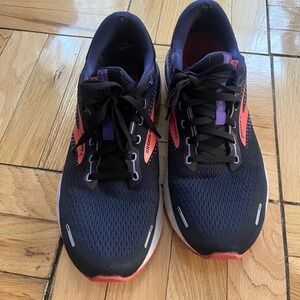 Size 11 Brooks Running Shoes